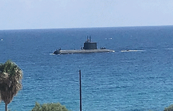 Türk denizaltısı KKTC karasularında